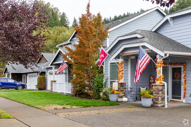 Decorated front doors adorn homes in the Sumner neighborhood.