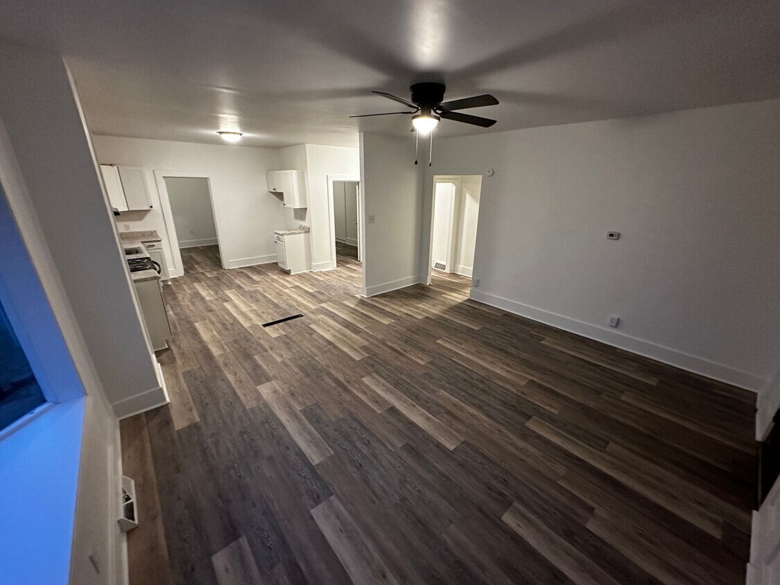 122412261226 Argonne Dr Unit 1224, Natrona Heights, PA 15065 Room