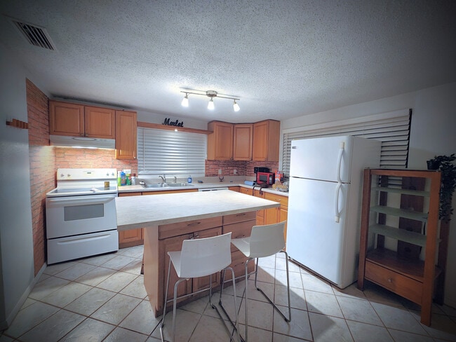 Photo - 237 50th Ave N House