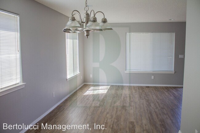 Building Photo - 3 br, 2.5 bath House - 4480 Benham Ave SE