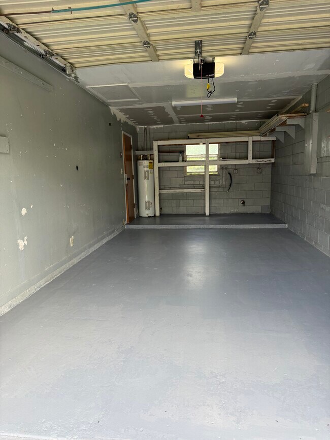 Foto del edificio - 2960 NE 43rd Pl