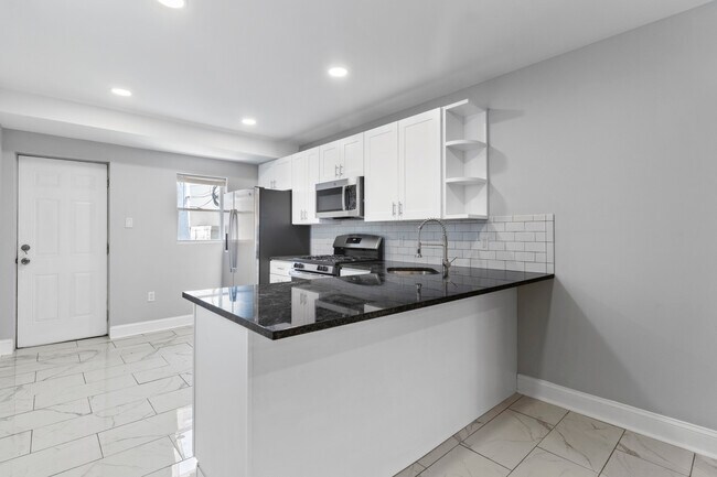 Building Photo - 1602 S Taney St