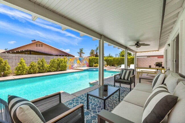 Foto del edificio - 78830 Bayberry Ln