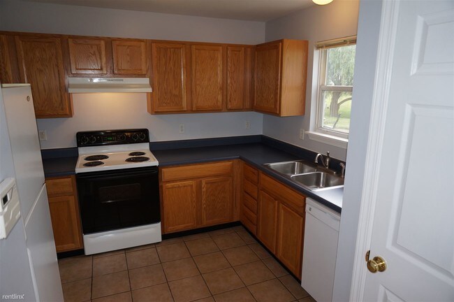 Building Photo - 683 Homerun Dr
