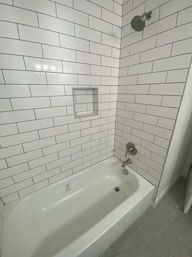 Building Photo - 2305 Pardee Plz