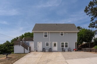 Building Photo - 600 W 3rd St