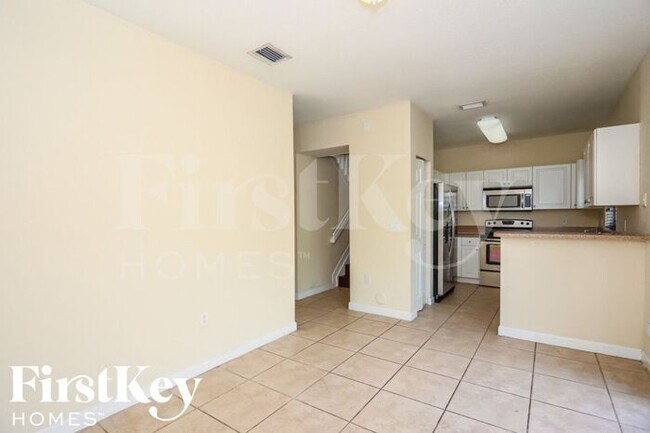 Building Photo - 2412 NE 41st Pl