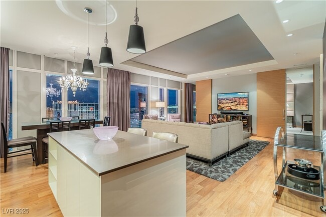 Building Photo - 3750 S Las Vegas Blvd