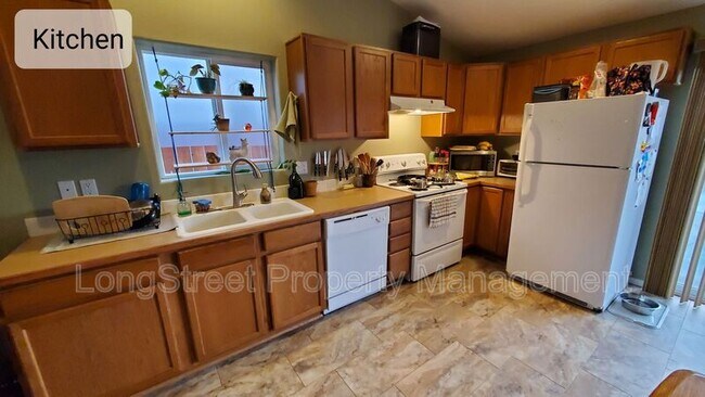 Foto del edificio - 254 NE Breezy Way