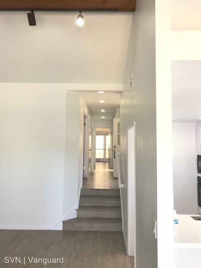 Foto del edificio - 512 Poinsettia Ave