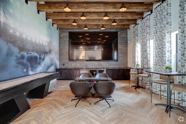 Casa club - The Laurel Apartments