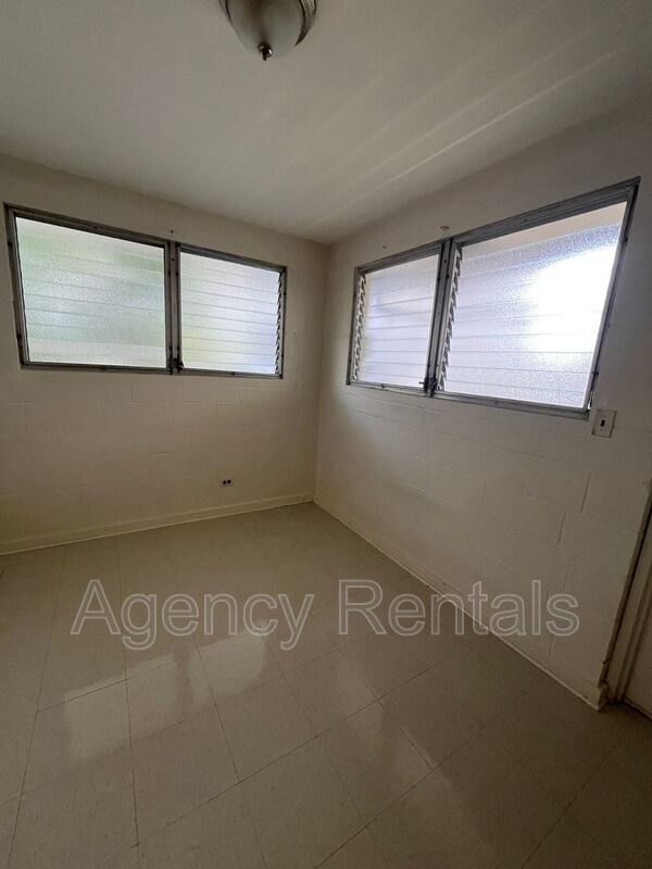 Building Photo - 2733 Ka?aha St