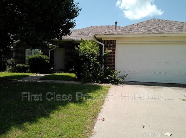 Building Photo - 2208 SW 138th St