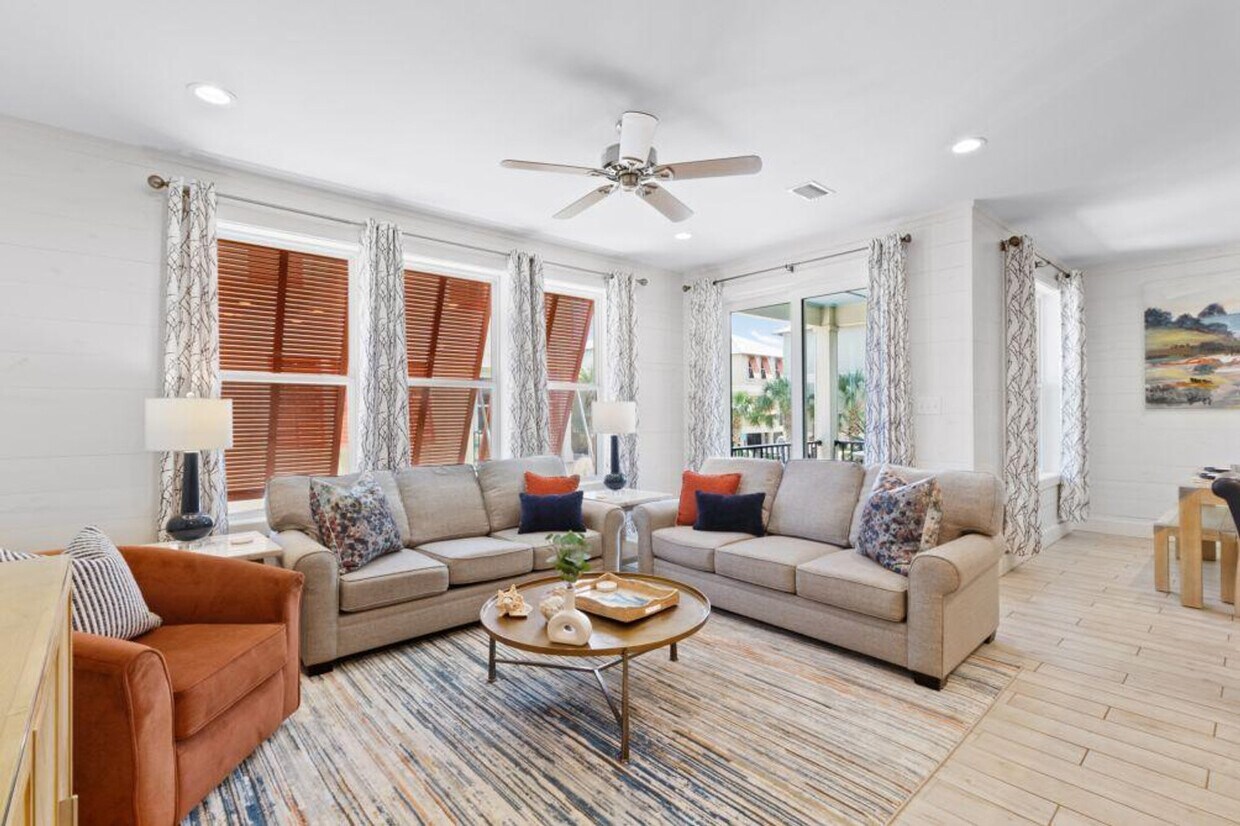 Foto principal - 487 E 1st Ave