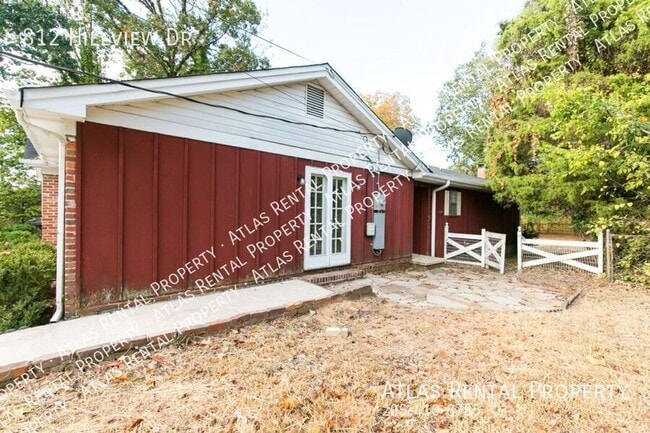 Building Photo - 812 Hillview Dr