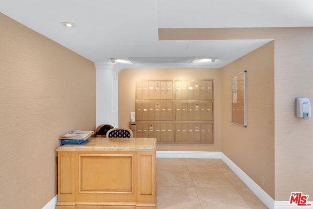 Building Photo - 321 N Oakhurst Dr