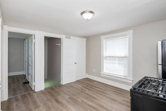 Building Photo - 115 E Foraker St