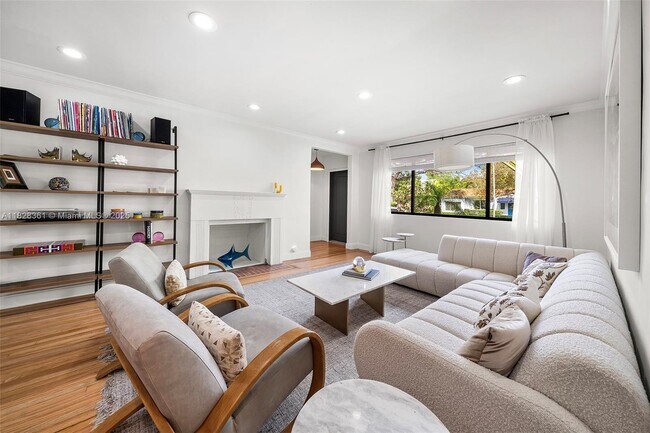 Foto del edificio - 670 NE 73rd St