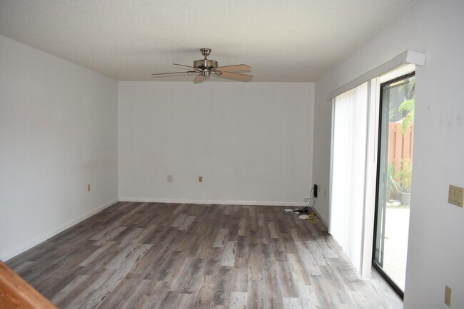 Foto del edificio - 5803 SE Windsong Ln