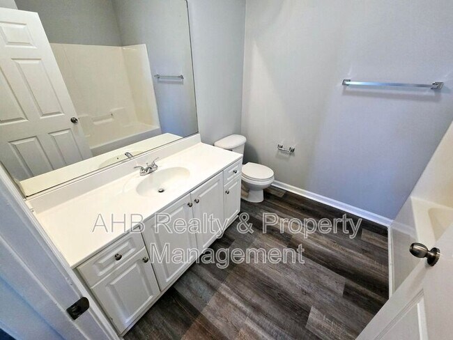 Building Photo - 3009 Winston Dr