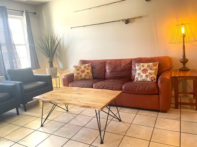 Foto del edificio - 21824 Webb St