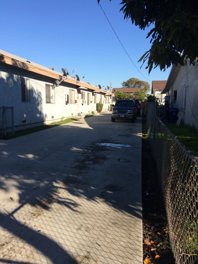 6222 Bear Ave, Bell Gardens, CA 90201 Apartments in Bell Gardens, CA