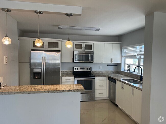 Building Photo - 1825 S Ocean Dr