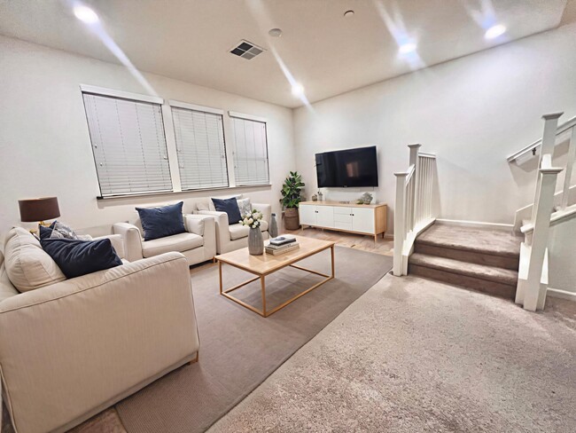 Building Photo - 226 Rosarno Ct