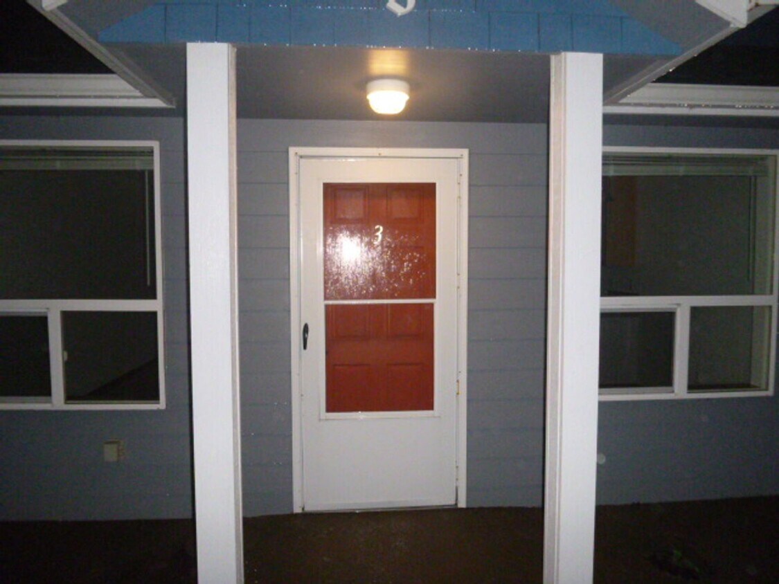 1030 Mt Olympus Ave SE Unit 3, Ocean Shores, WA 98569 Room for Rent