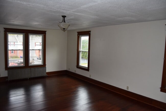 Foto del edificio - 112 Manchester St, Glen Rock, PA 17327