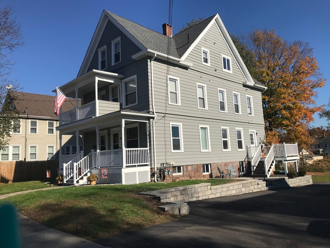 Primary Photo - 58 S Elm St