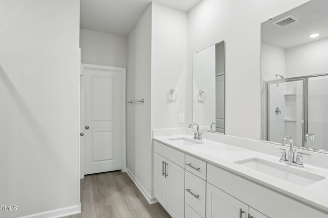 Building Photo - 283 White Birch Ln