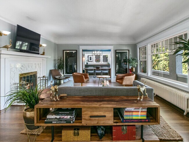 Foto del edificio - Mediterranean Oasis: Pre-Leasing Now!