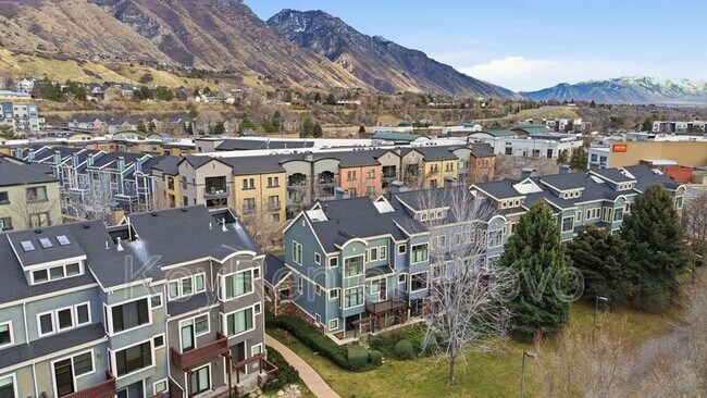 Foto del edificio - 5069 N River Park Way