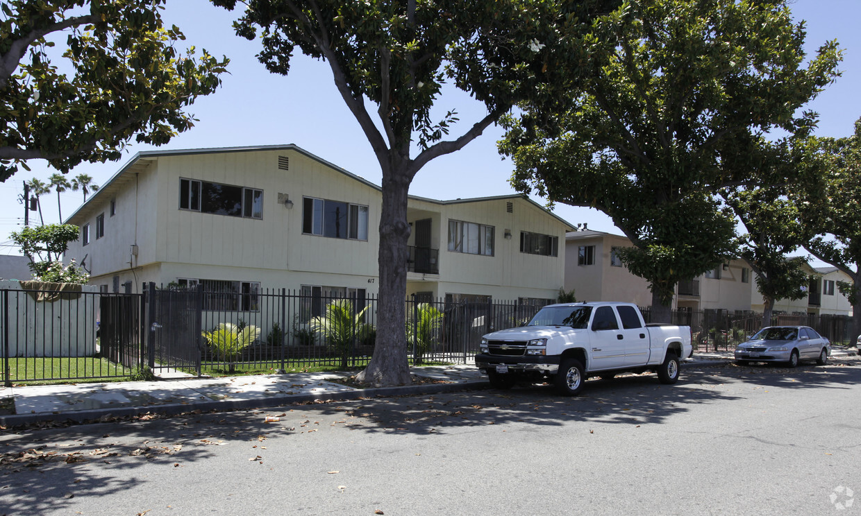 Primary Photo - Villa De Rosas Apartments