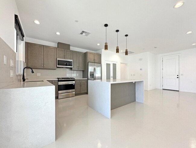 Building Photo - 33059 Rancho Vista Dr