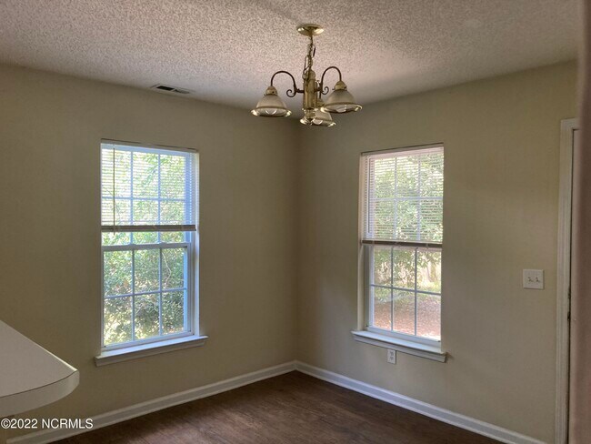 Building Photo - 217 Charter Dr