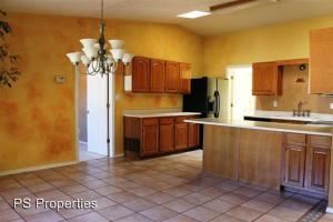 Building Photo - 5013 College Heights Dr NW