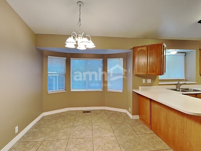 Foto del edificio - 172 W 2100 S