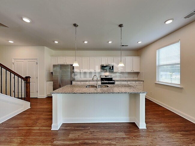 Building Photo - 13006 Wishsong Ct