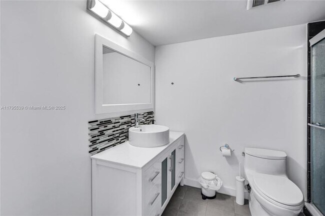 Building Photo - 2 bedroom in North miami Beach FL 33179
