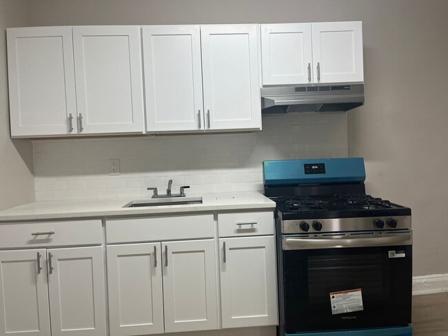 Building Photo - 6 Jordan Ave