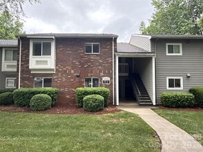 Building Photo - 2800 Heathstead Place