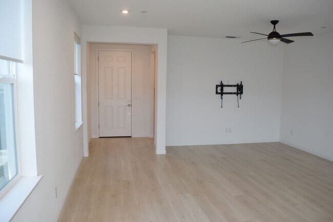 Building Photo - 2703 Coronado Ln