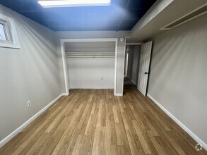 Building Photo - 5002 Maple Way