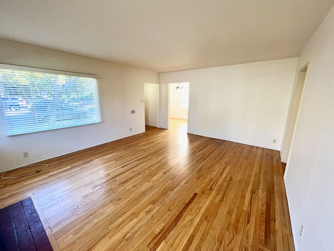 Foto del edificio - Santa Barbara Charming two bedroom Home