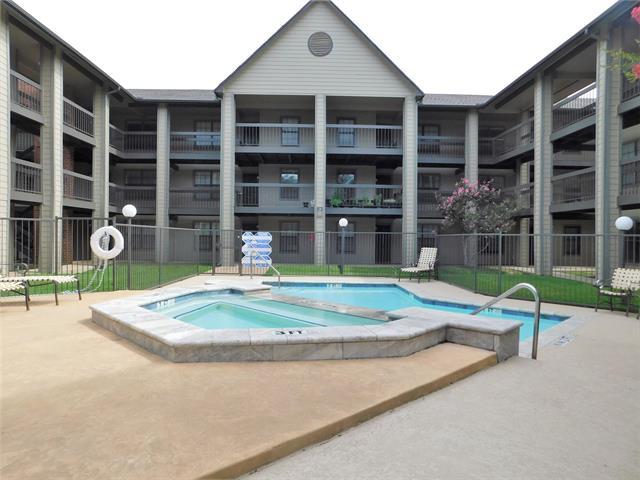Foto del edificio - 218 N Texas Blvd