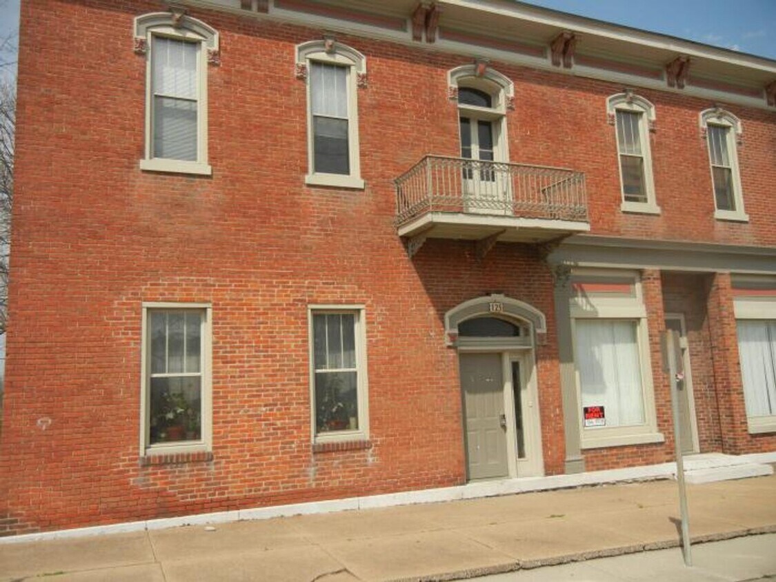 Foto principal - 125 East Saint Louis St