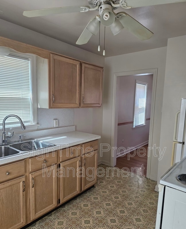 Foto del edificio - 10907 Lincoln Ave