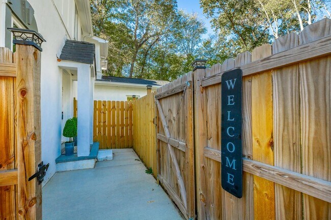 Foto del edificio - 103 S Germantown Rd